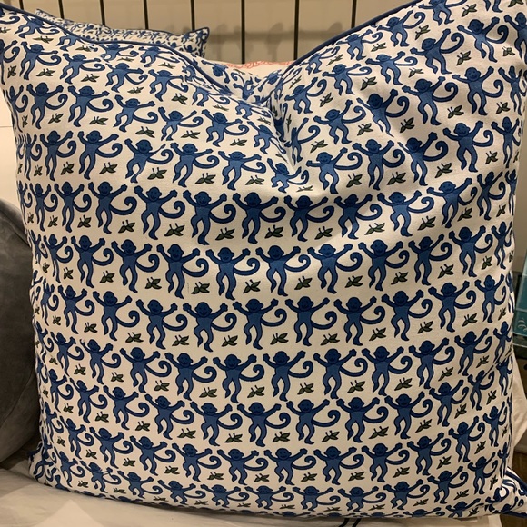 🌟NWT🌟 ROLLER RABBIT blue monkey pillow  26 X 26 - Picture 5 of 10